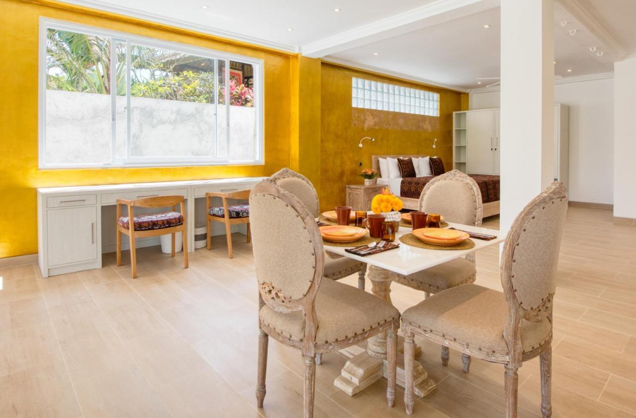 Wake In Paradise And Luxury Lebah Villas Ubud  Exterior photo
